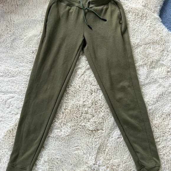 Prana joggers/sweats - Picture 2 of 5